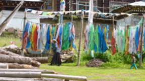 Prayer flags, not bed sheets!